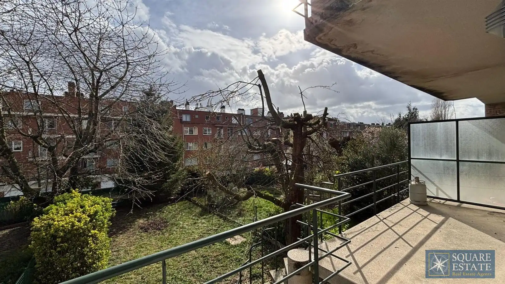 Prachtig appartement met twee slaapkamers, tuin, terras en dubbele garage  foto 9