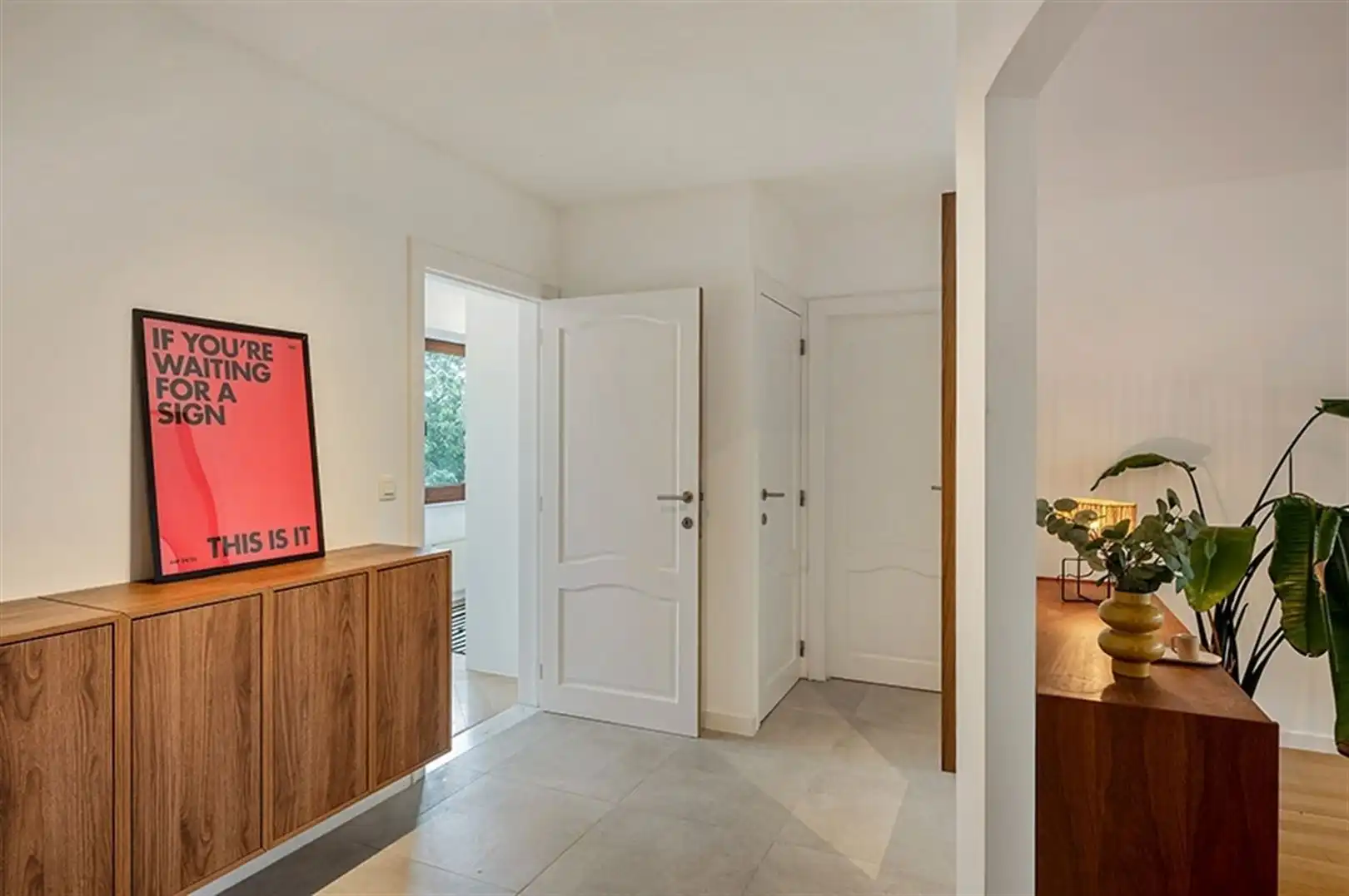Instapklaar appartement met 2 grote slaapkamers, terras en garagebox foto 13