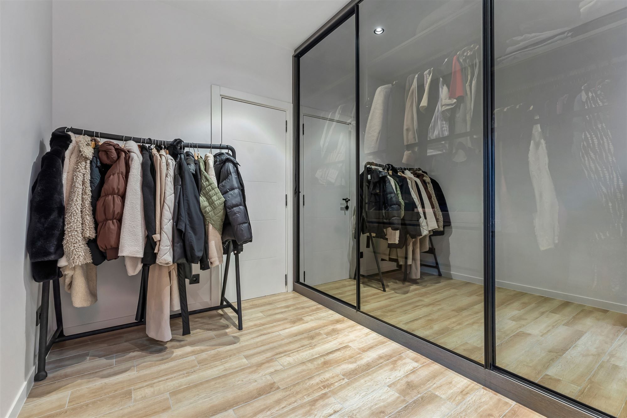 RECENT GERENOVEERD APPARTEMENT MET 2 SLAAPKAMERS IN CENTRUM BERINGEN MET PARKEERPLAATS foto 17