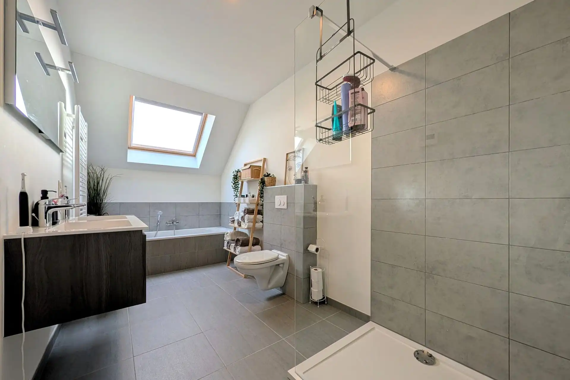 Energiezuinige en recente woning (143m²) met 3 slaapkamers te Veldwezelt (Lanaken) en nabij Maastricht (NL) foto 14