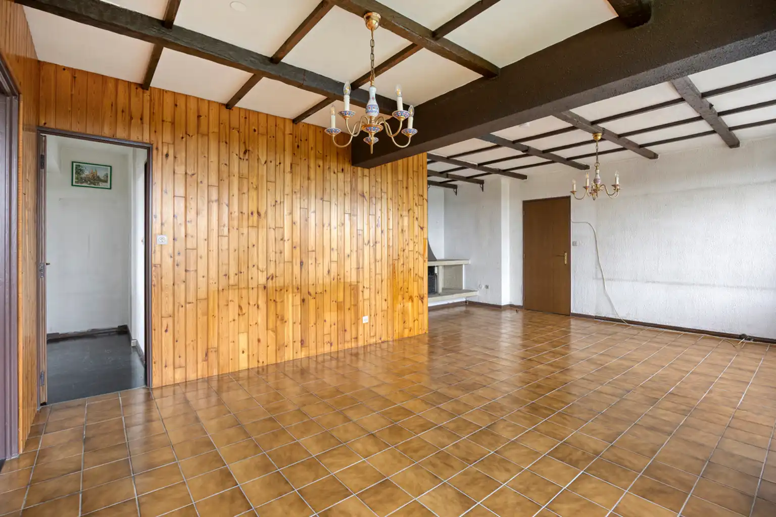 Op te frissen 2-slaapkamerappartement met prachtig uitzicht foto 3