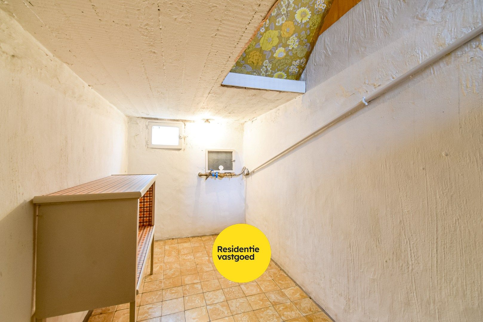 Ruim gesloten gezinswoning met inpandige garage en 4 slaapkamers in centrum Gistel foto 16