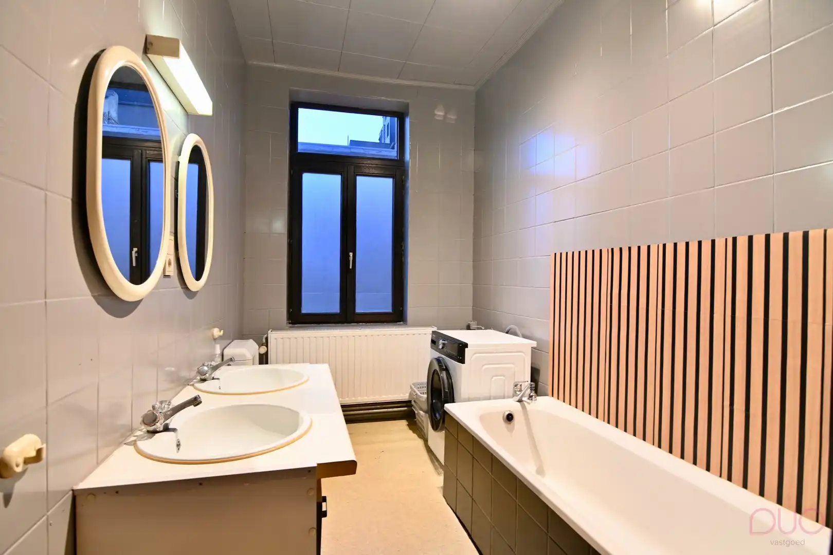 Instapklare woning in hartje Sint-Truiden met gezellige stadstuin en garage foto 19