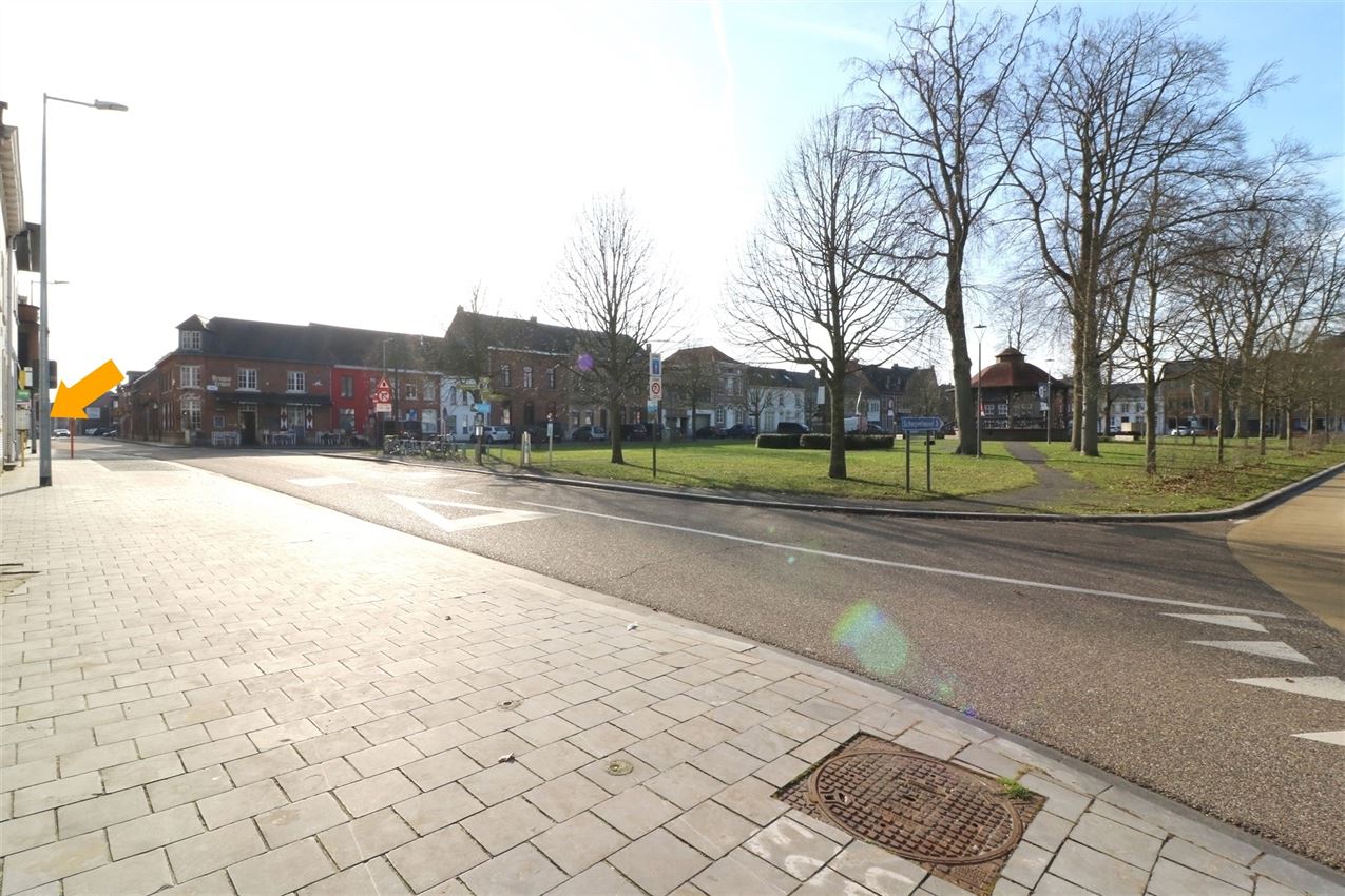 Hoogwaardig gerenoveerde stadswoning met 3slk en tuintje foto 3