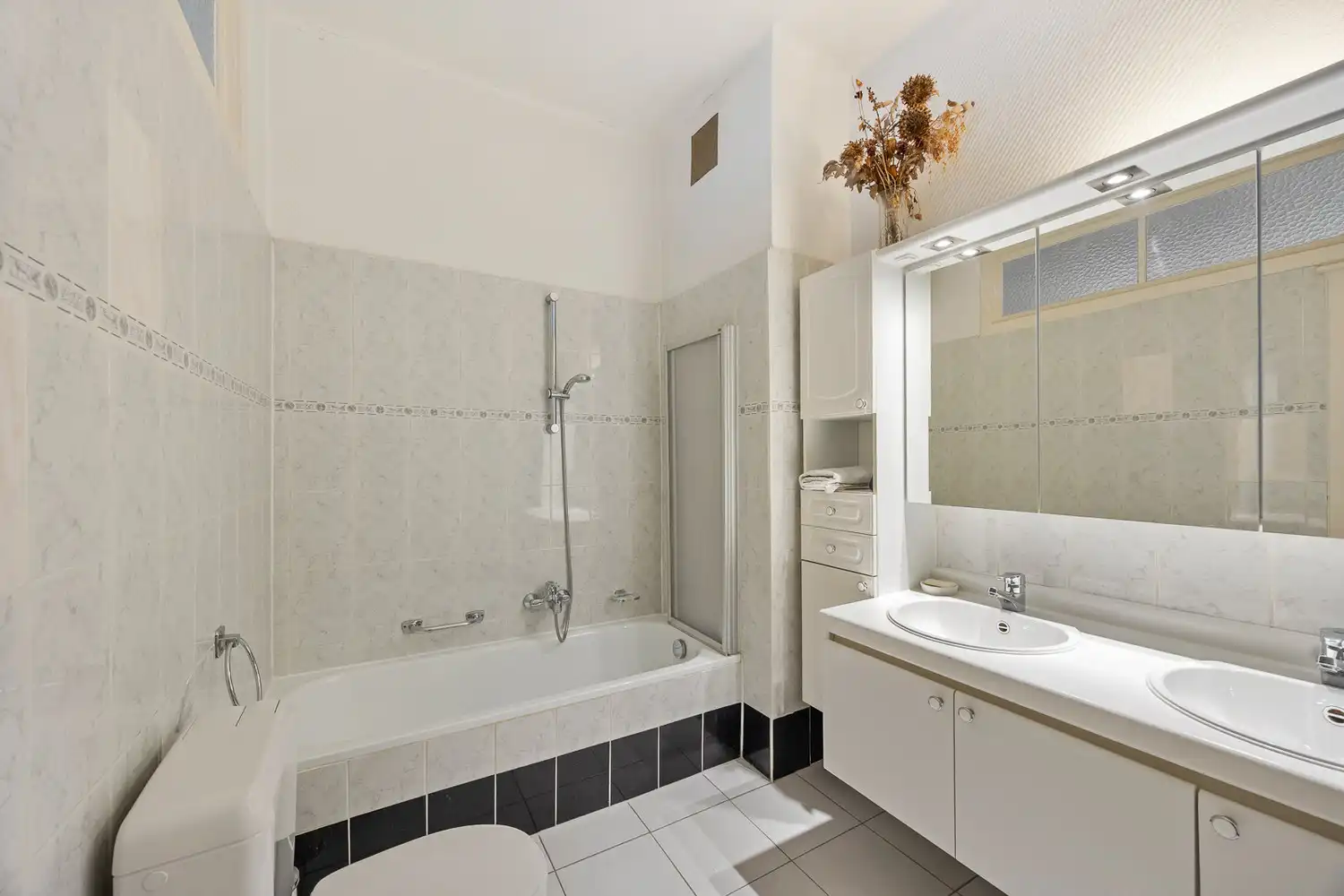 Stijvol en energiezuinig wonen in hartje Antwerpen, onder de iconische Boerentoren - 2 slk en 2 badk! foto 18