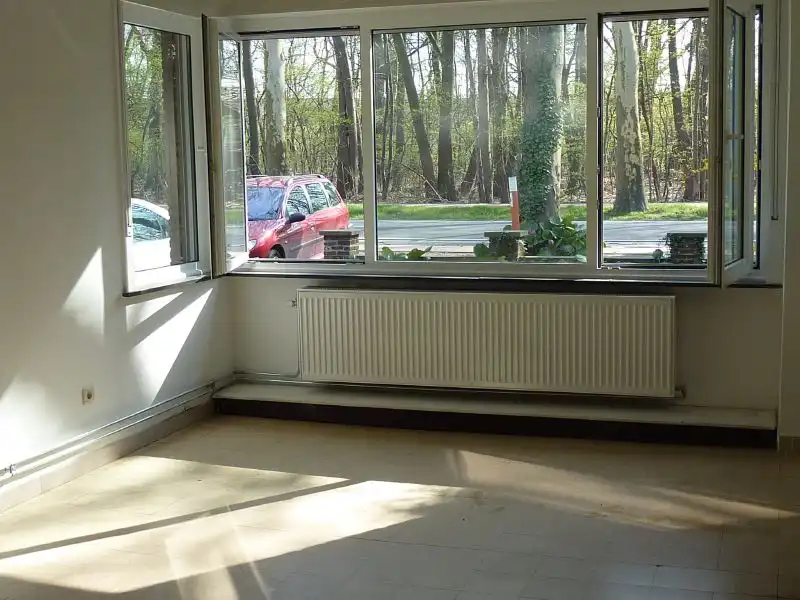 Gezellige woning met mooie tuin foto 3