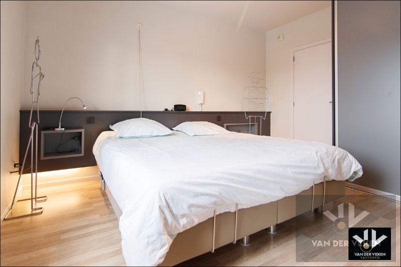 TWEEWOONST MET PAARDENSTALLEN EN WEILAND OP RUIM PERCEEL 37A21CA IN LANDELIJKE OMGEVING foto 28