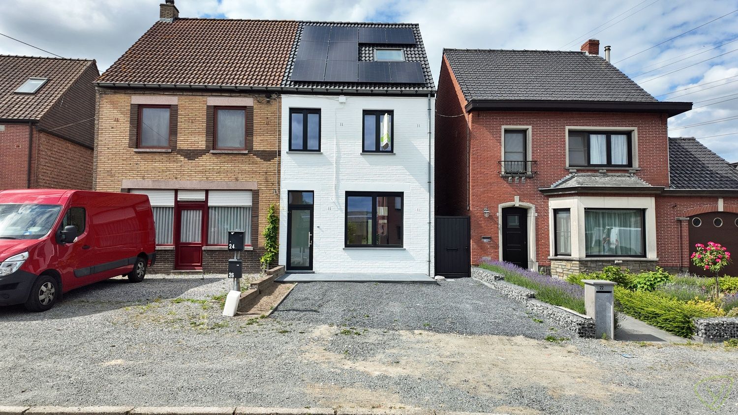 Kwaliteitsvol gerenoveerde en zeer energiezuinige woning vlakbij Veldekensbrug! foto 20
