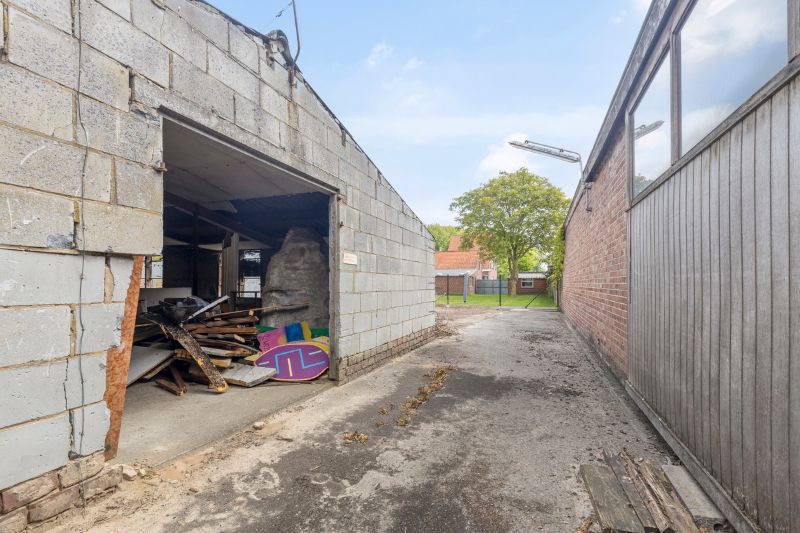 Magazijn 900 m2 te huur. foto 11