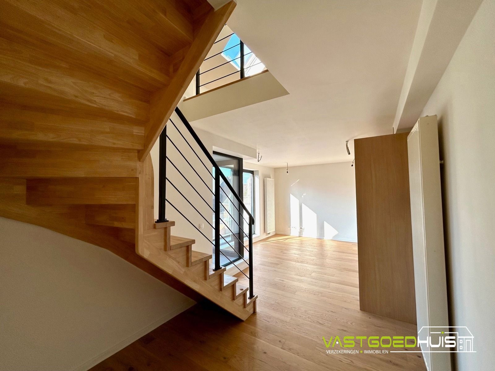 Hedendaags duplex appartement met terras foto 5