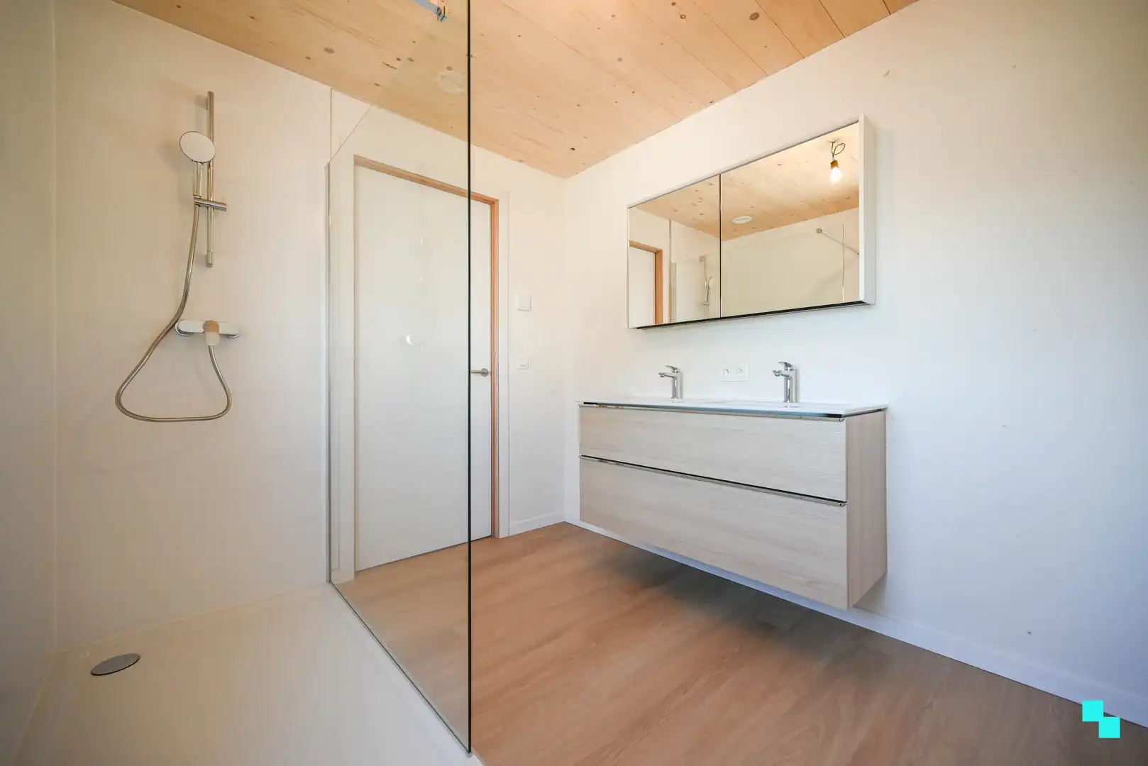 Halfopen nieuwbouwwoning in houtmassiefbouw foto 19
