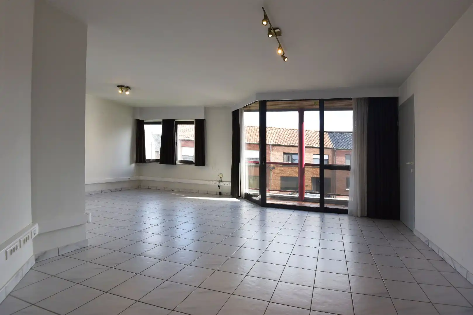 Ruim appartement met 2 slpks en ondergrondse autostaanplaats foto 3