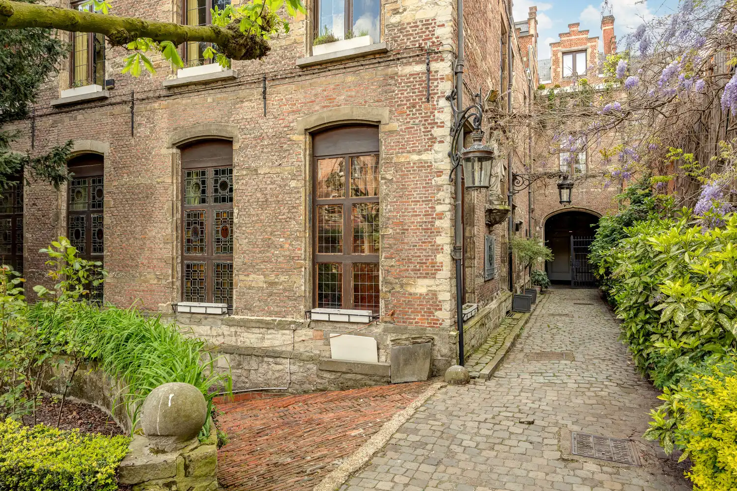 Een zeldzaam en groen privilige in het hart van Antwerpen: wonen in het historische Venushof foto 35