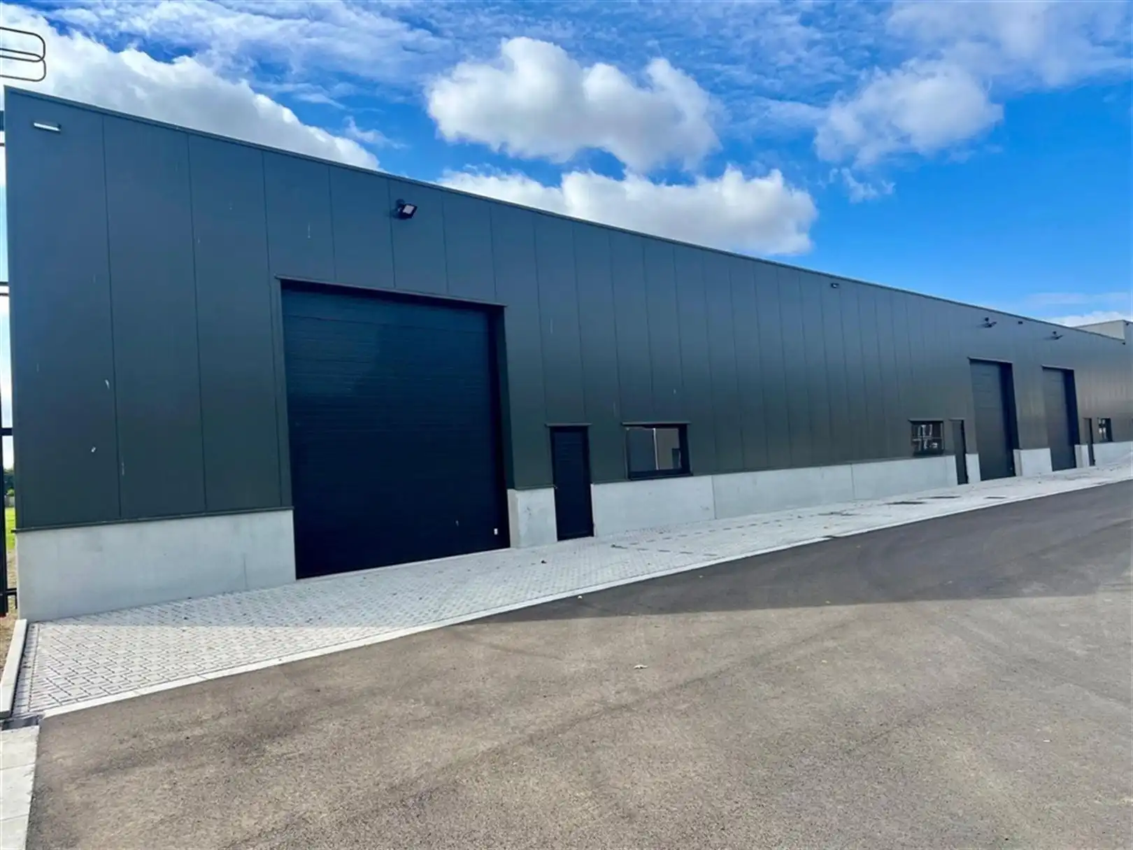 Te Huur/Te Koop Nieuwbouw KMO units te Tielt foto 8