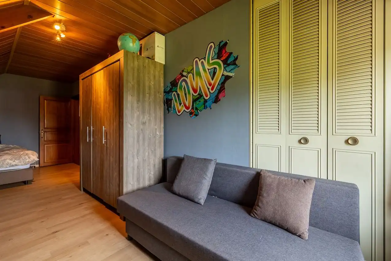 Mooie, ruime villawoning met leuke tuin op rustige locatie foto 30