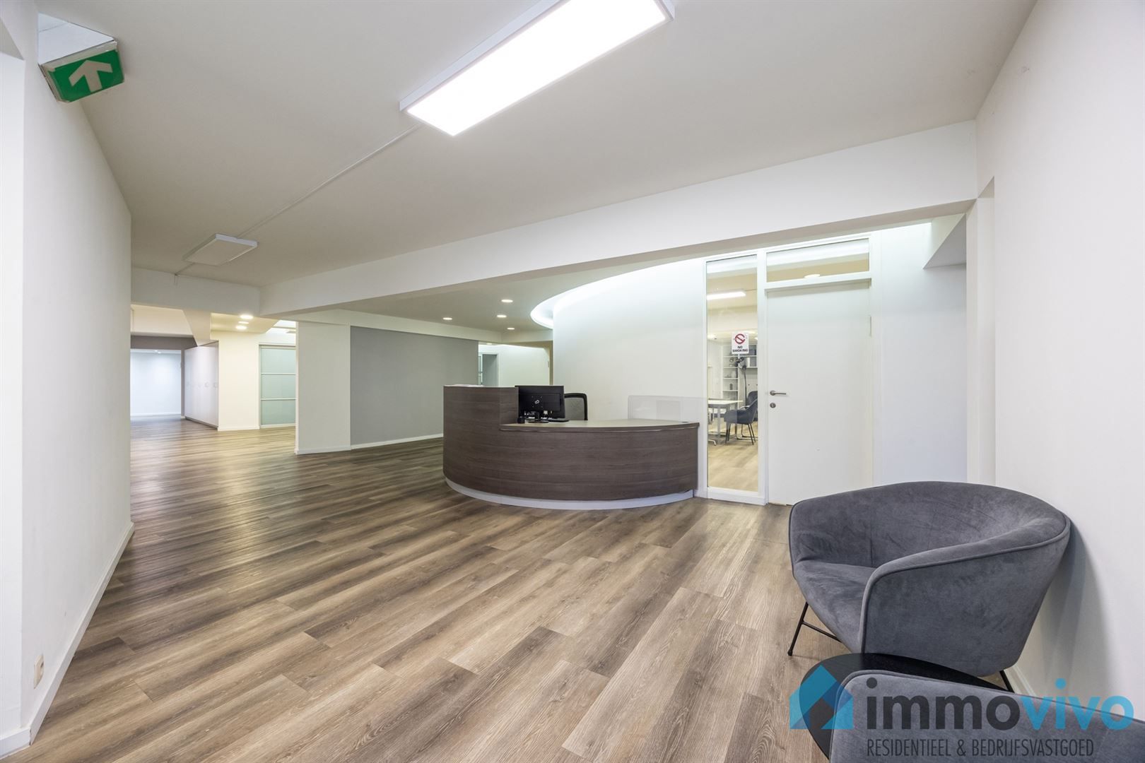 Plateau kantoren van 476 m², deels verhuurd op interessante locatie foto {{pictureIndex}}