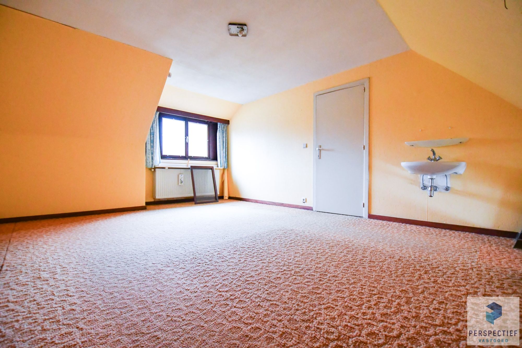 GOED GELEGEN WONING met prachtige idyllische tuin en uitweg op een perceel van 2034 m² met landelijke uitzichten foto 18