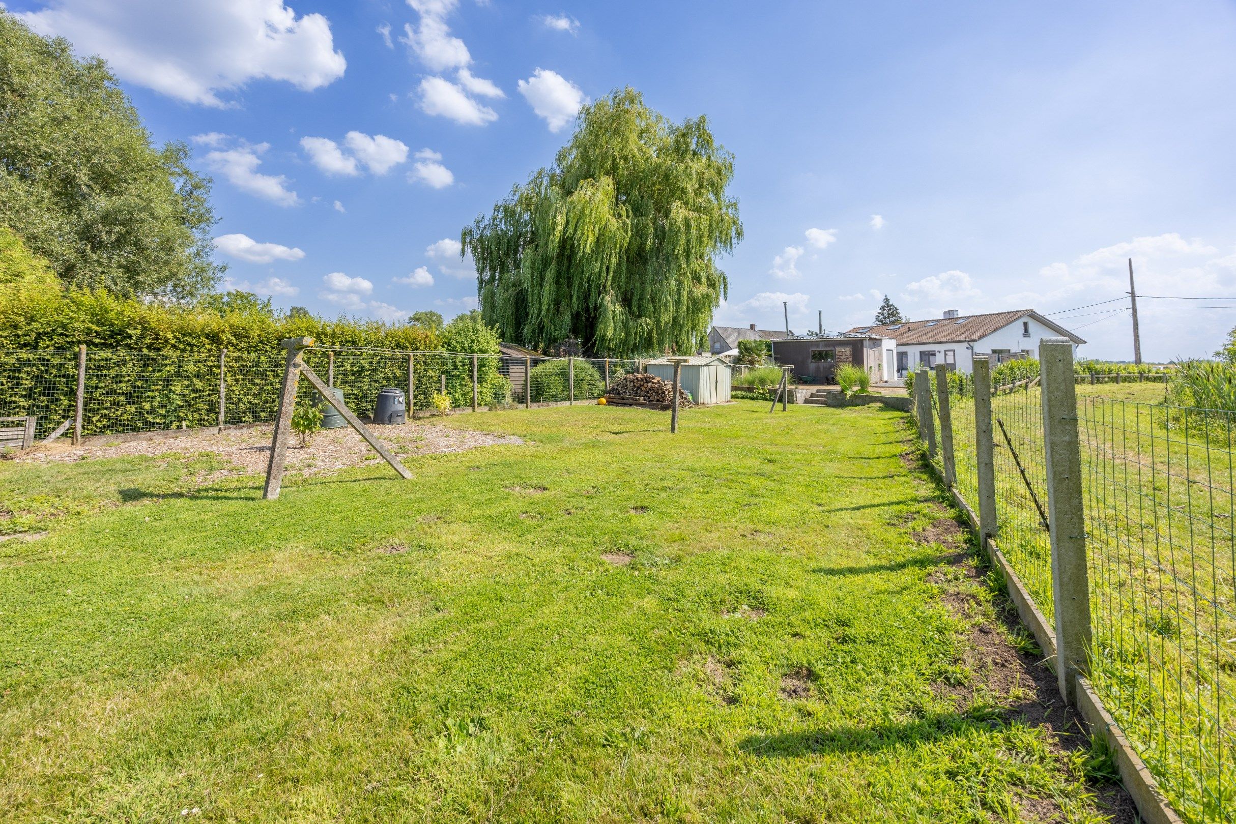 GERENOVEERDE HALFOPEN WONING OP LANDELIJKE TOPLOCATIE  foto 16