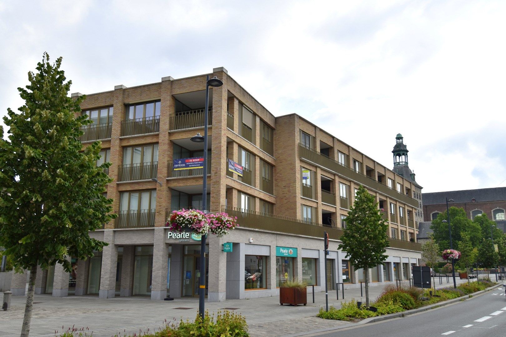 Instapklaar 2-slaapkamerappartement met autostaanplaats en kelderberging te koop in residentie 't Vrije te Harelbeke foto 16