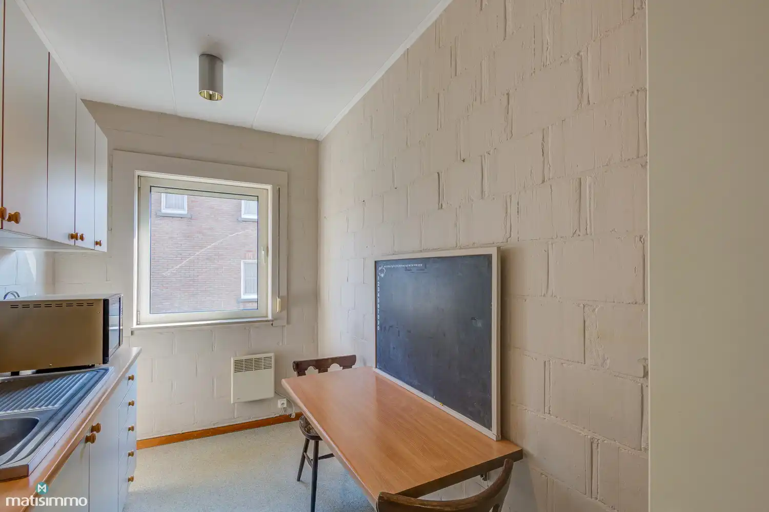 RUIM HANDELSPAND (SHOWROOM/BUREAU EN ZEER GROOT MAGAZIJN) MET VEEL MOGELIJKHEDEN TE BILZEN foto 14