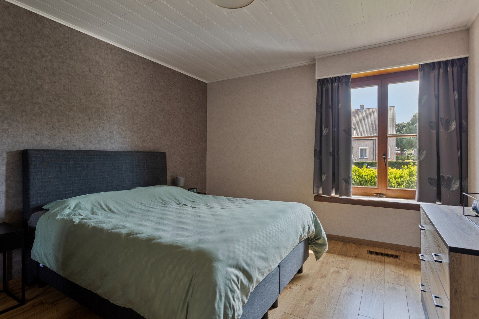 Onderkelderde woning met 4 slpks op 862 m² in een doodlopende straat te OLV Olen ! foto 16