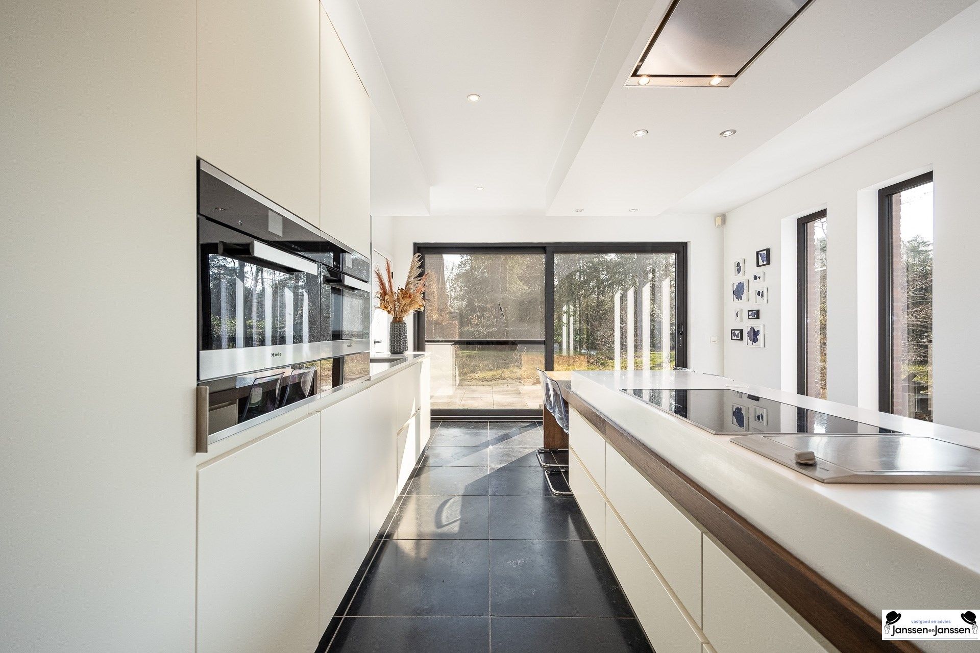 Luxueuze en energiezuinige villa met hoogwaardige afwerking  foto 3
