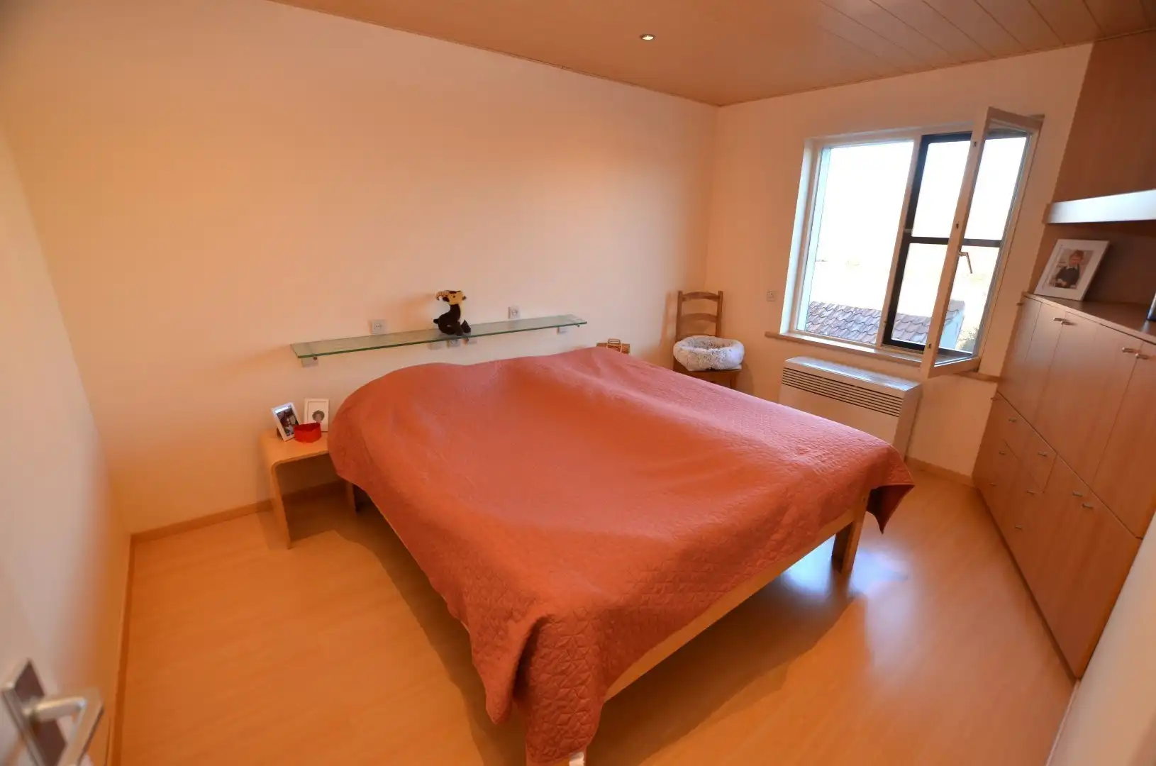 Ruim woonhuis met garage en zonnige tuin foto 11