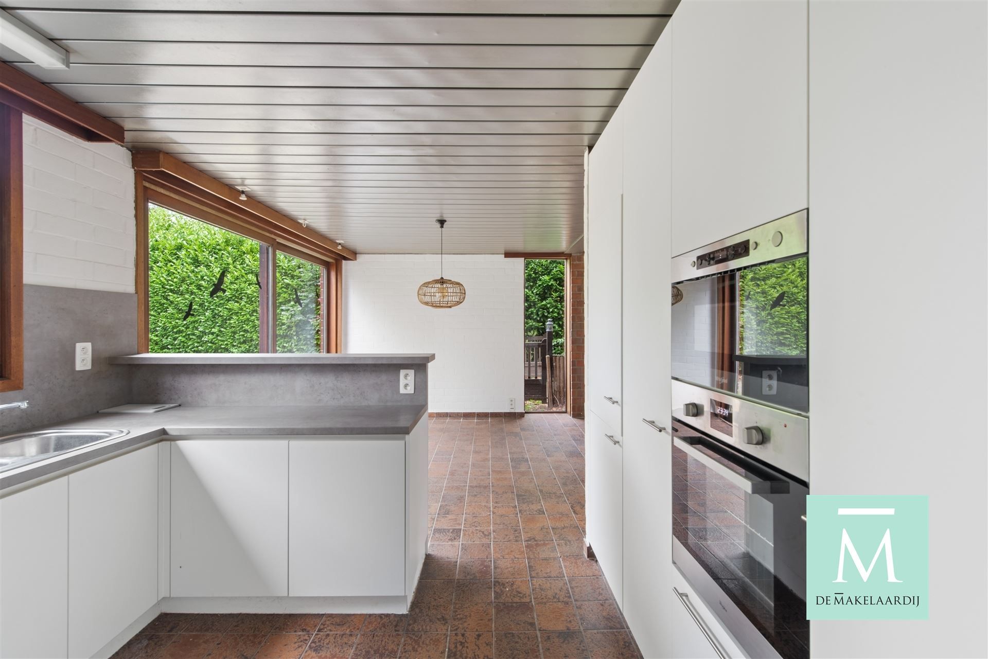 Half-open bebouwing met ruime tuin foto 12