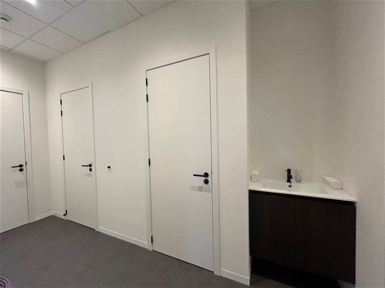 Kantoorgebouw foto 24
