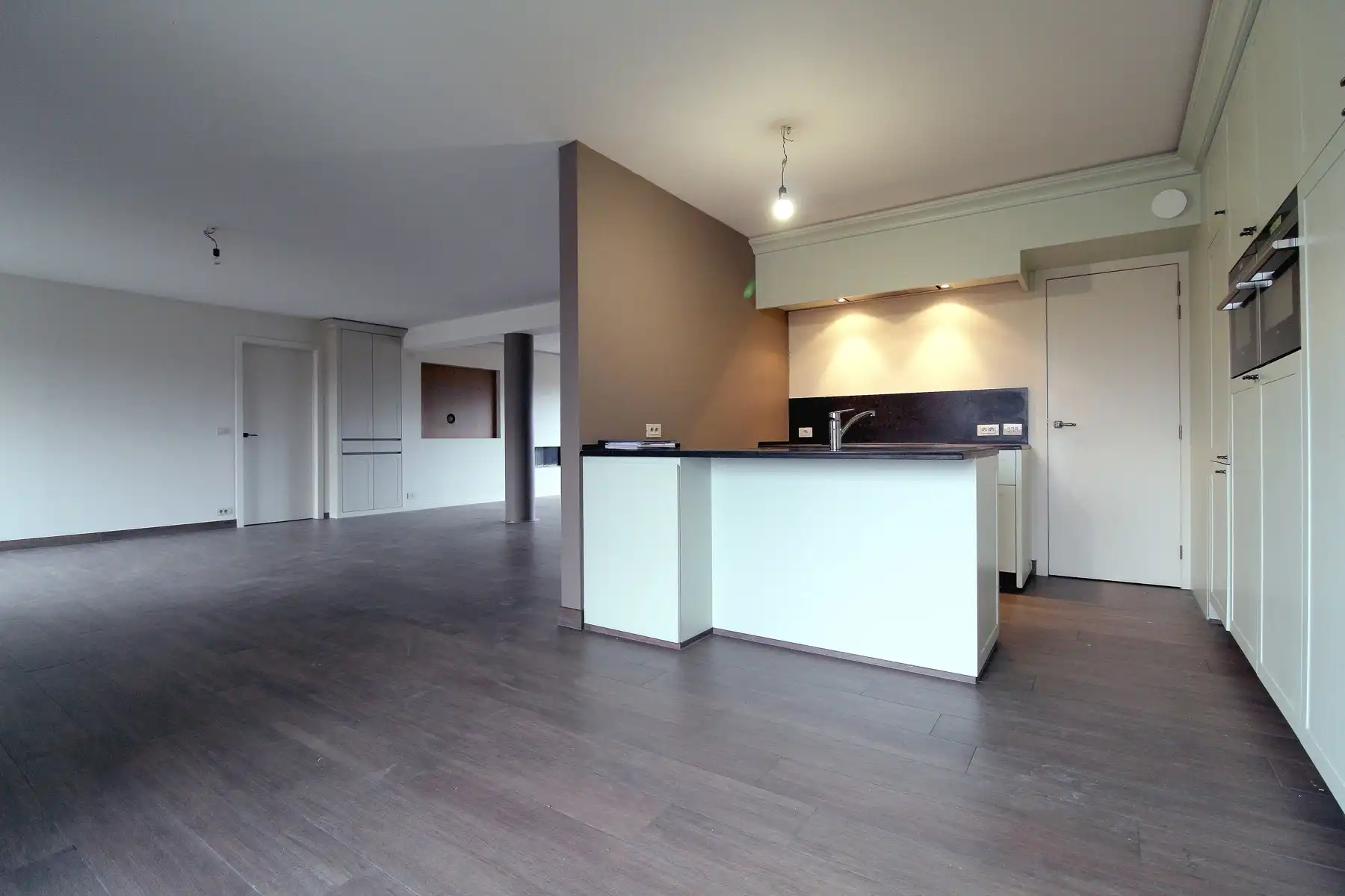 Hoogwaardig afgewerkt appartement op centrale ligging foto 11