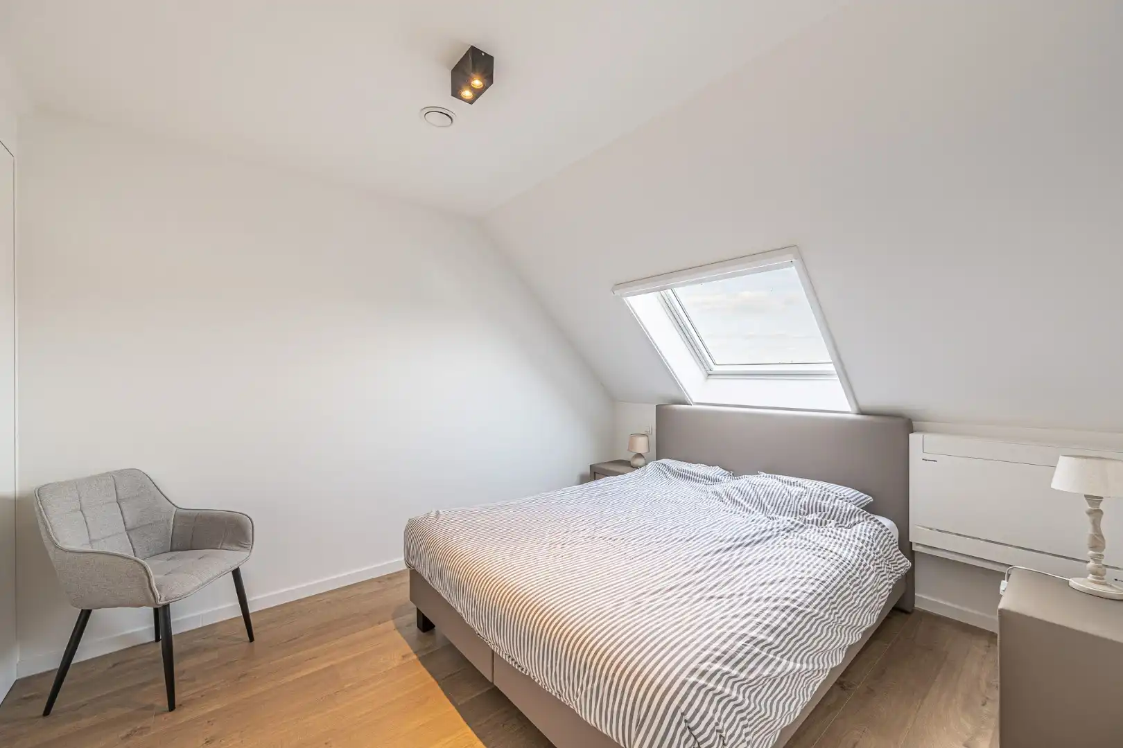 Instapklaar duplex-appartement met 3 slaapkamers, 2 terrassen en garage in Moorslede foto 13