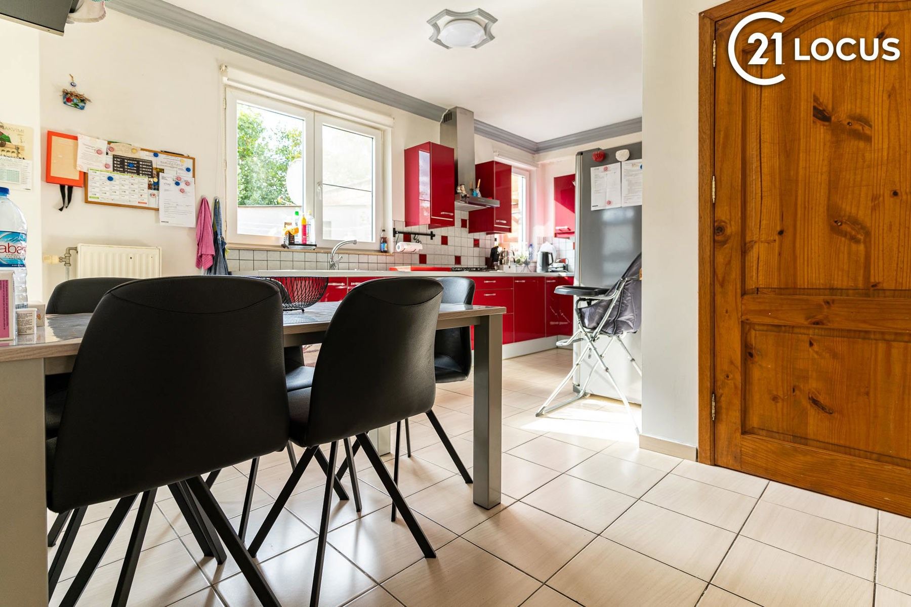 Instapklare en ruime woning in het hart van Kruibeke foto 7