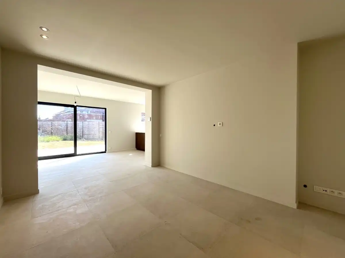 Ledegem – Volledig gerenoveerde halfopen woning met 3 slaapkamers en zonnige tuin foto 8
