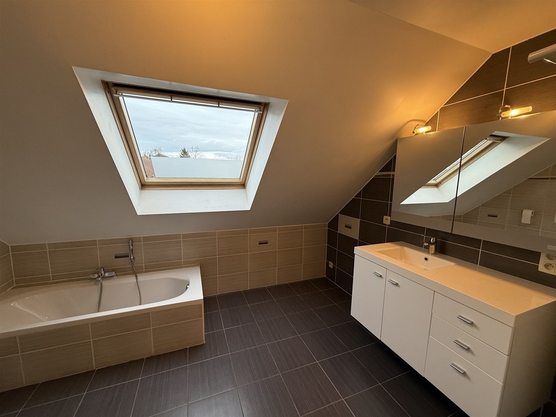 Landelijk gelegen driegevelwoning  foto 13