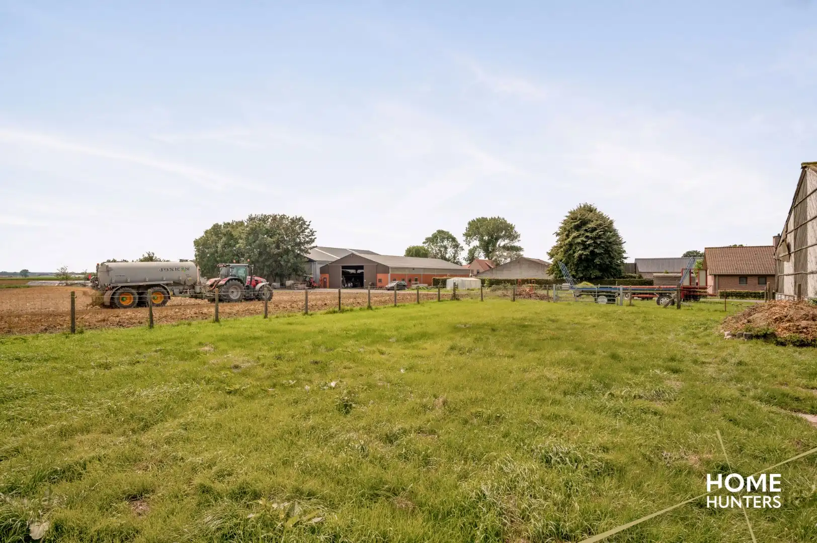 Charmante woning op een perceel van 4811 m² met paardenstallen, paddock en hooi opslagplaats foto 11