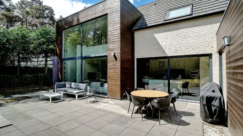 Moderne villa van 230m² op 14a08ca met openluchtzwembad foto 38