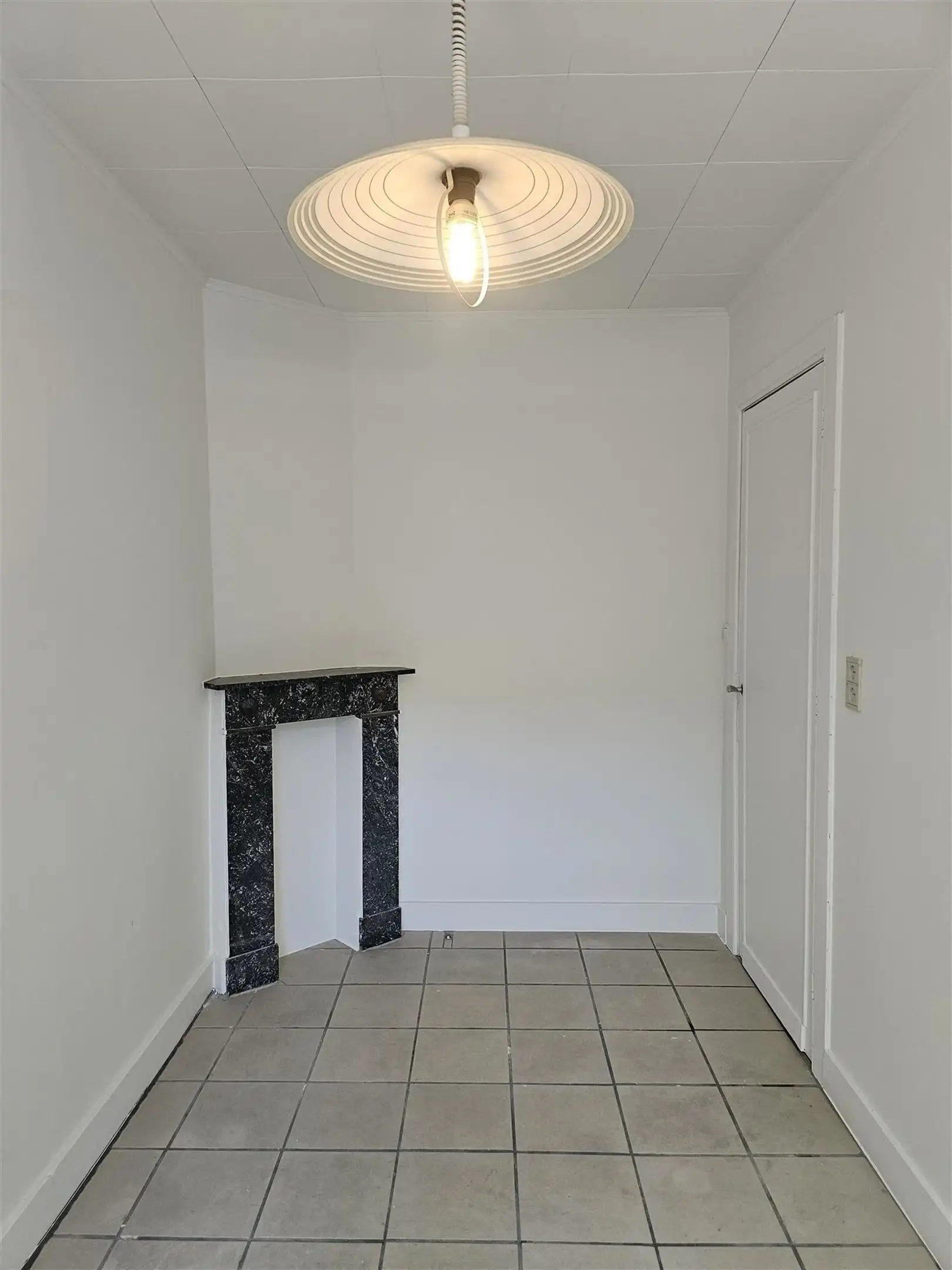 Instapklaar appartement met terras op uitstekende locatie! foto 8