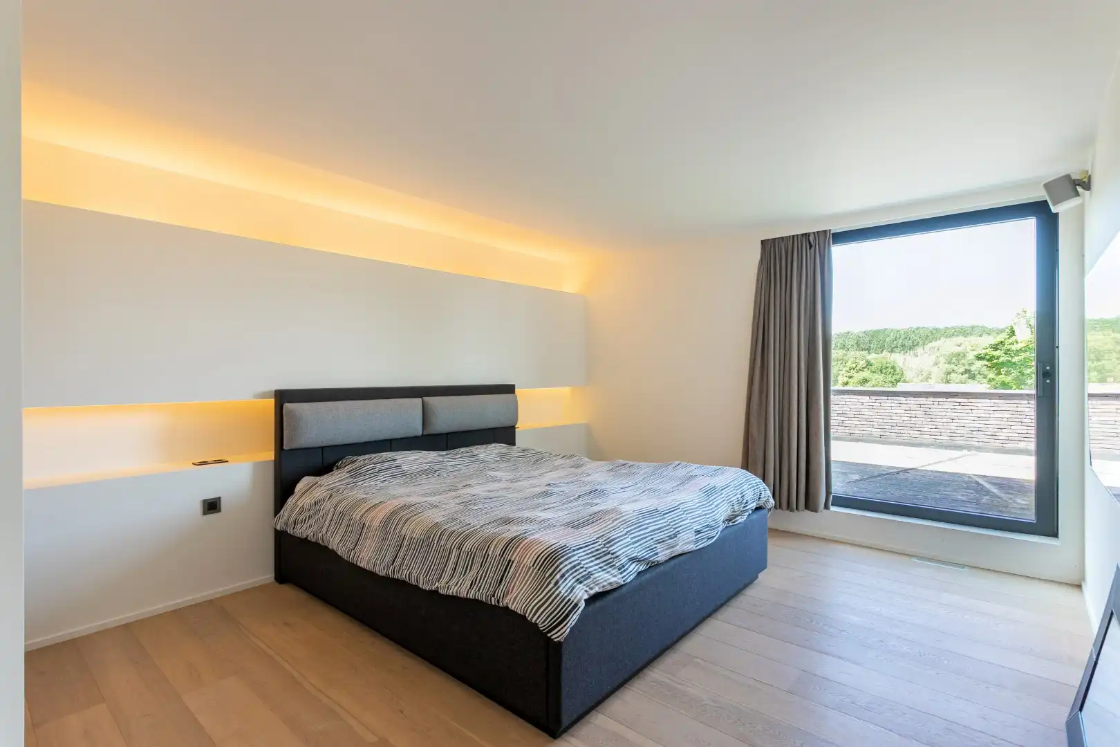 Unieke villa met 5 slpk. in het landelijke Pajottegem foto 19