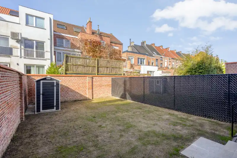 Volledig nieuw gerenoveerd gelijkvloers appartement foto 12