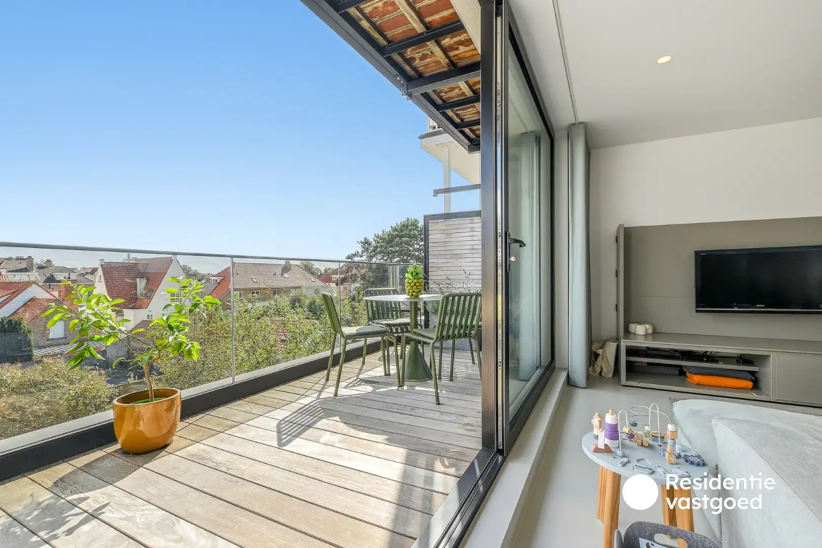 Wonen boven, ondernemen beneden: volledig gerenoveerd restaurant met luxueuze woonst in hartje De Haan foto 9