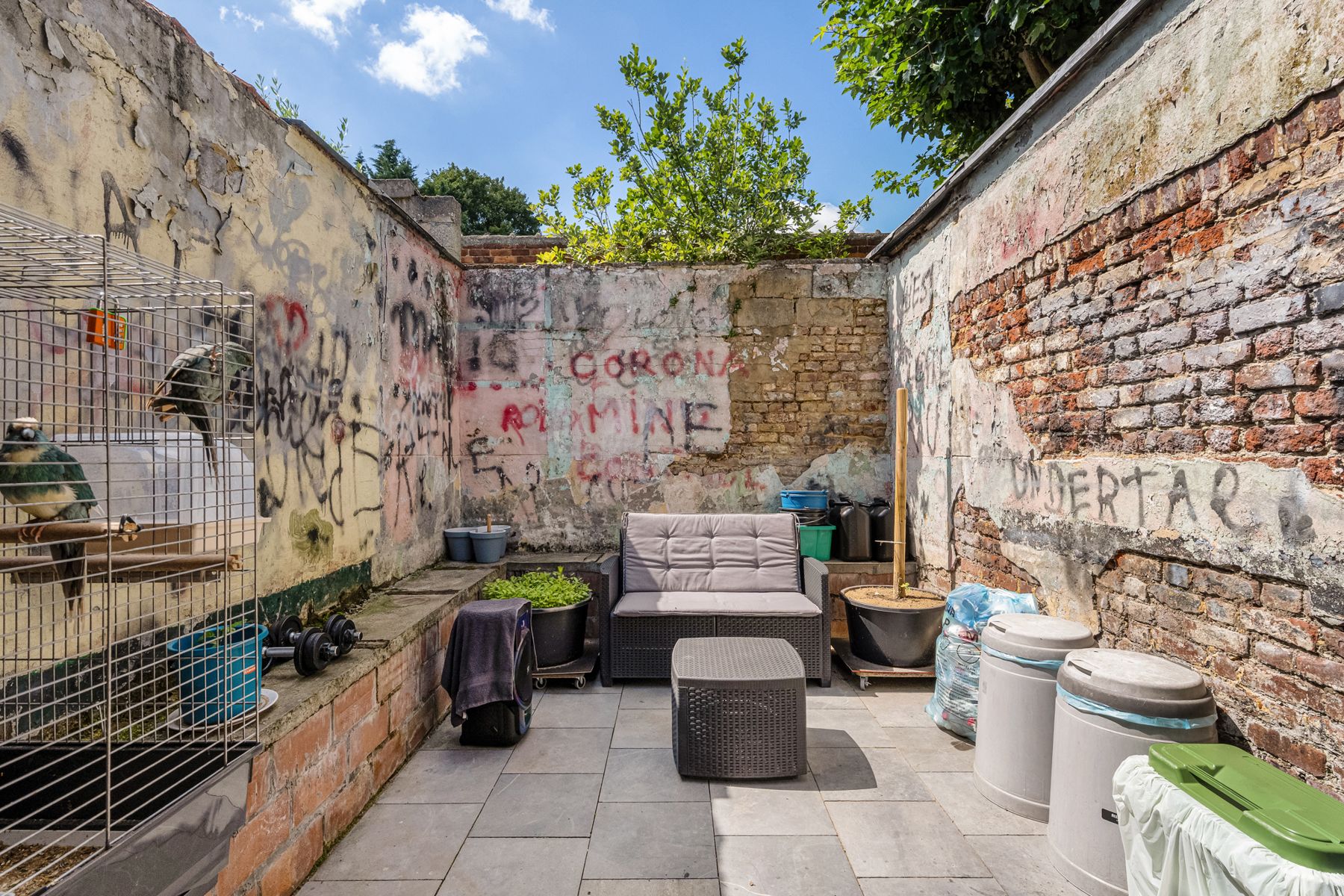 Verder af te werken stadswoning met garage op toplocatie foto 16