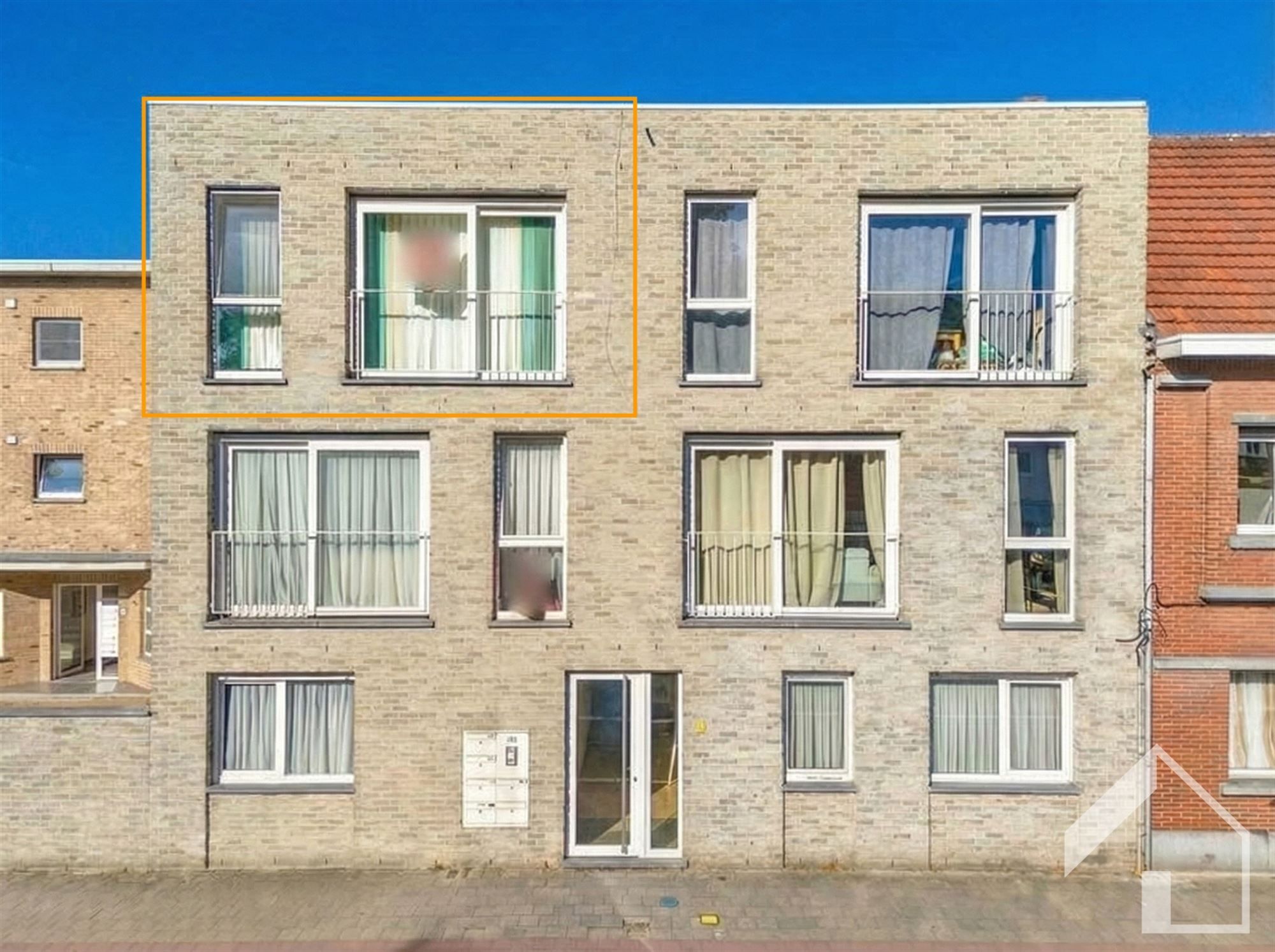 Appartement 2de verdieping met lift, 2 slaapkamers en terras foto {{pictureIndex}}