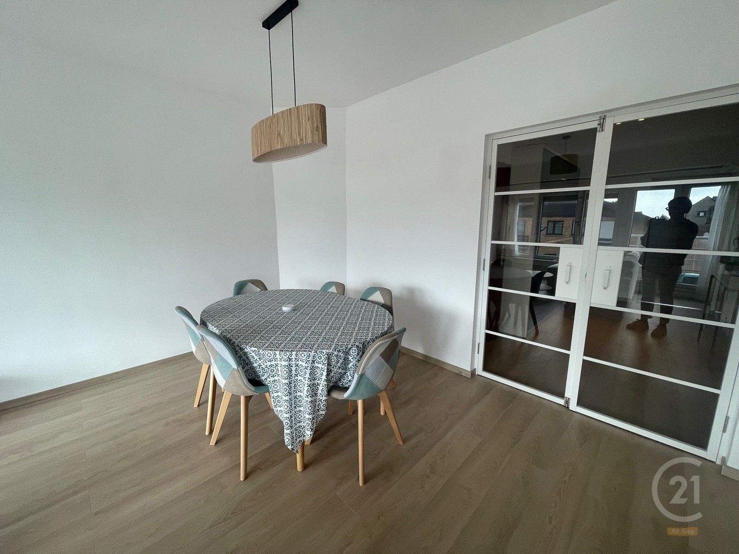 Stijlvol gerenoveerd appartement met zijdelings zeezicht. foto 3