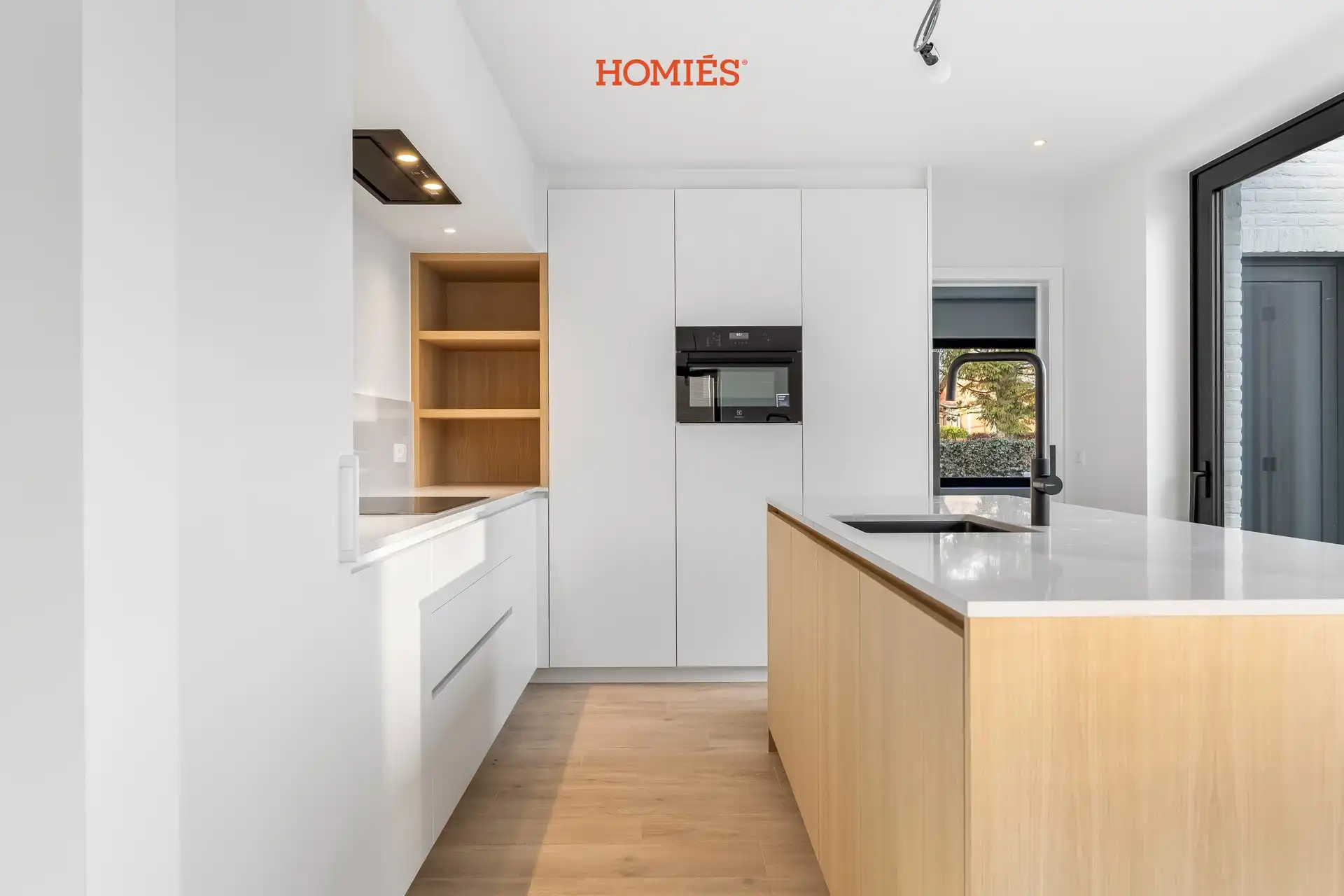 Volledig gerenoveerde woning met 4 slaapkamers foto 8