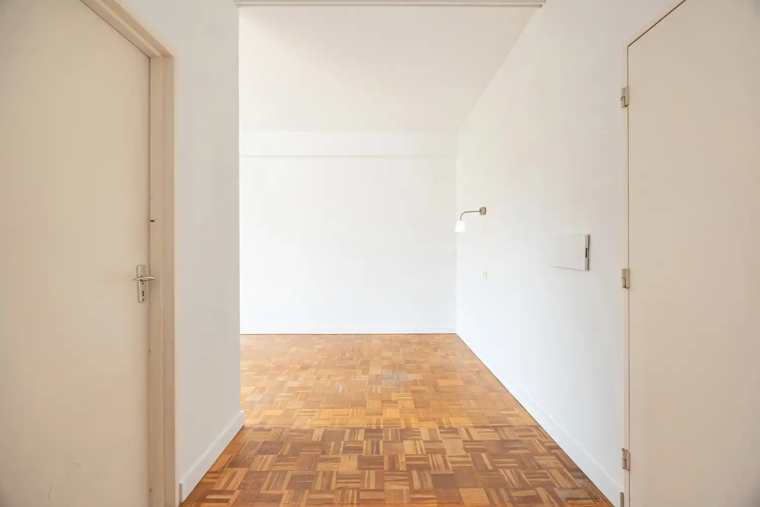 IN OPTIE:kevin@wellimmo.net voor meer info! Instapklare studio met aangenaam terras (50m²) op toplocatie aan de Jan van Rijswijcklaan foto 3