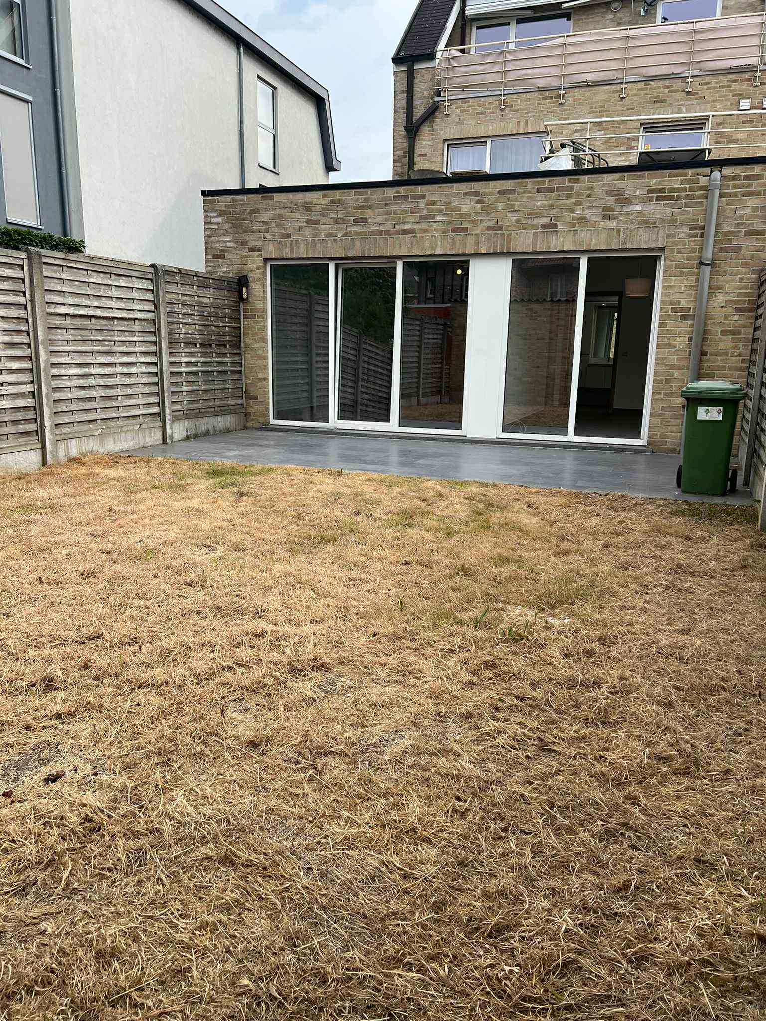 LEUK GELIJKVLOERS APP. MET TUIN foto 5