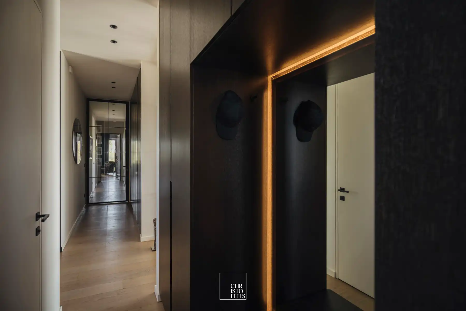 The Penthouse 250 m² ultra high-end woonruimte  89 m² terras met plunge pool foto 29