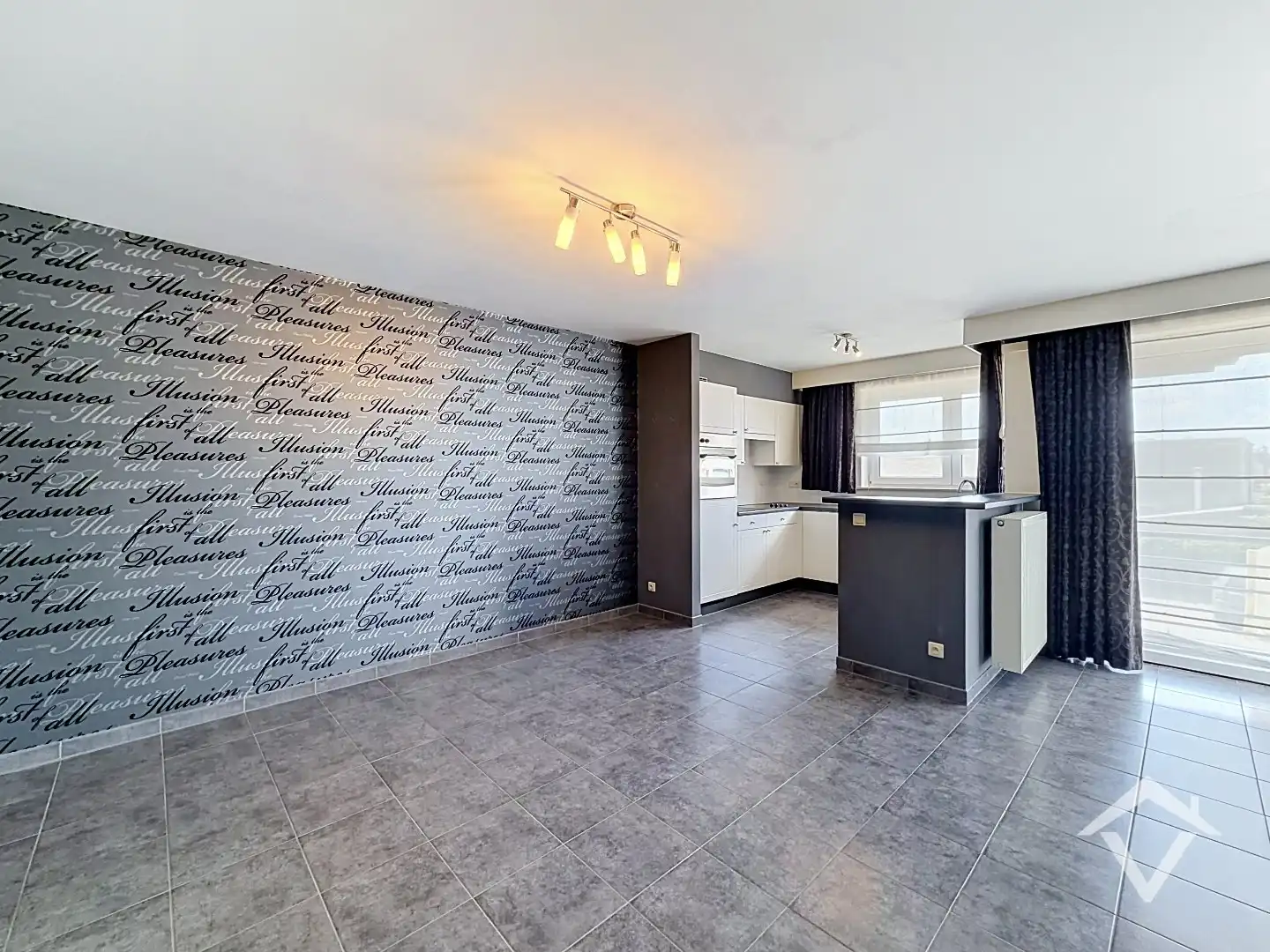 Instapklaar appartement met 2 slaapkamers, 2 bergingen en garage te Eernegem foto 5