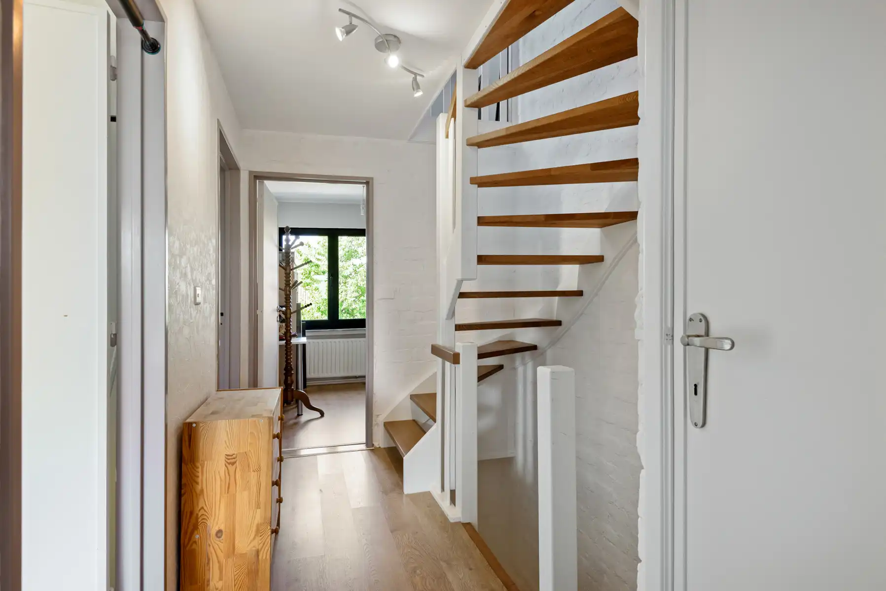 Ruime instapklare beletagewoning met bijna 250 m² bewoonbare oppervlakte, rustgevende tuin én dakterras foto 11
