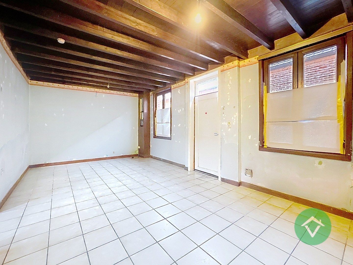 Instapklare woning met 4 slaapkamers in centrum van Koekelare foto 3